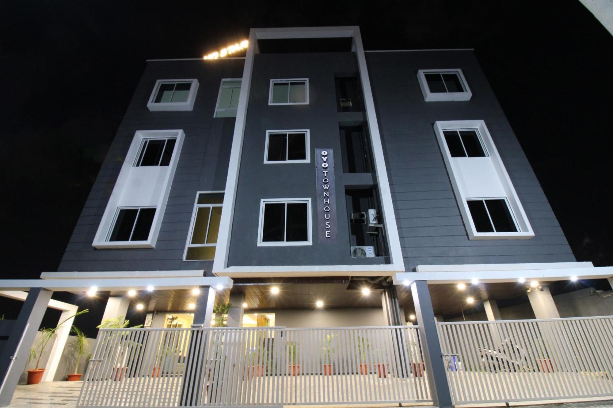 Townhouse Md Star Hotell Nagpur Exteriör bild