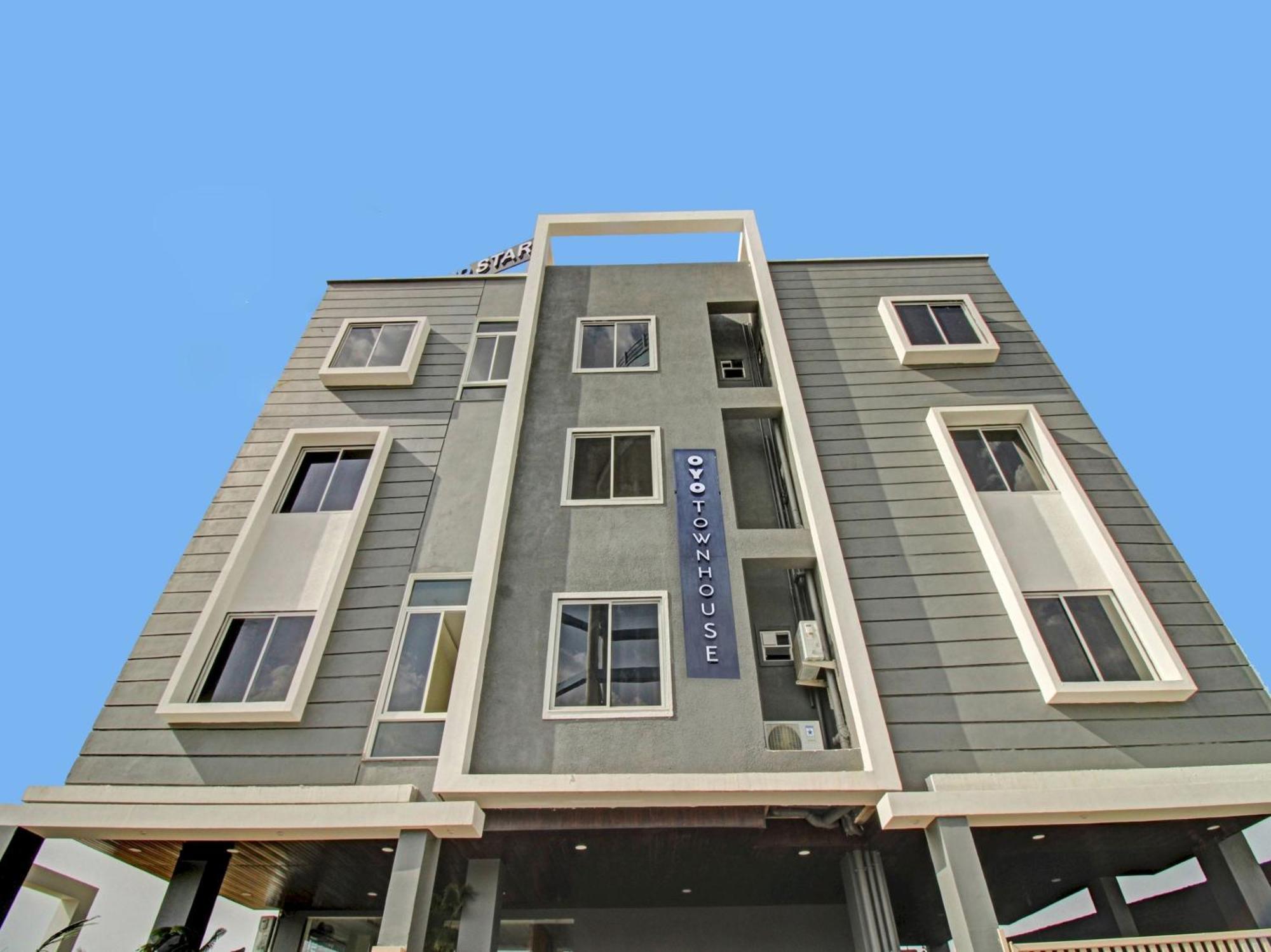 Townhouse Md Star Hotell Nagpur Exteriör bild