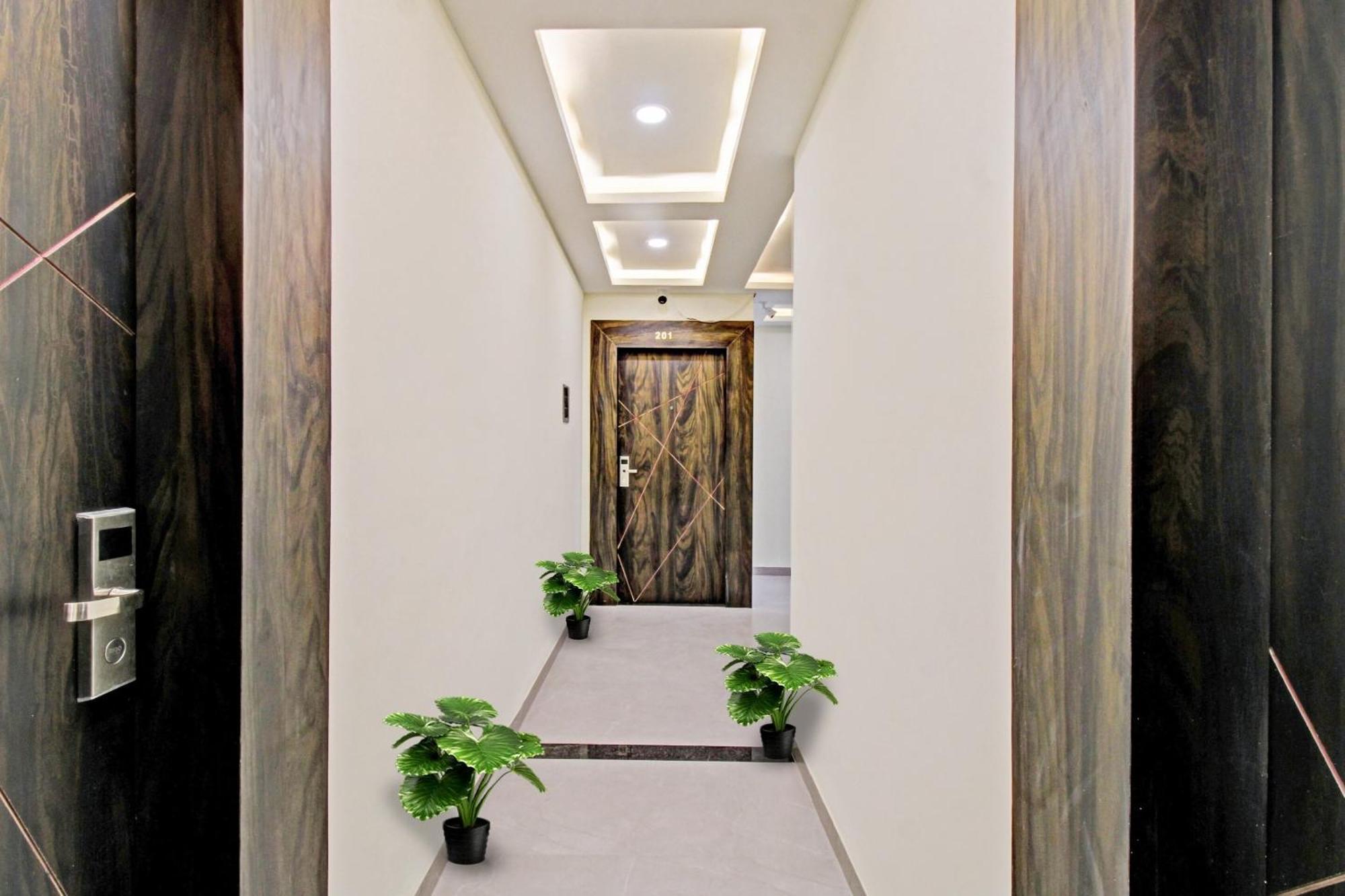 Townhouse Md Star Hotell Nagpur Exteriör bild